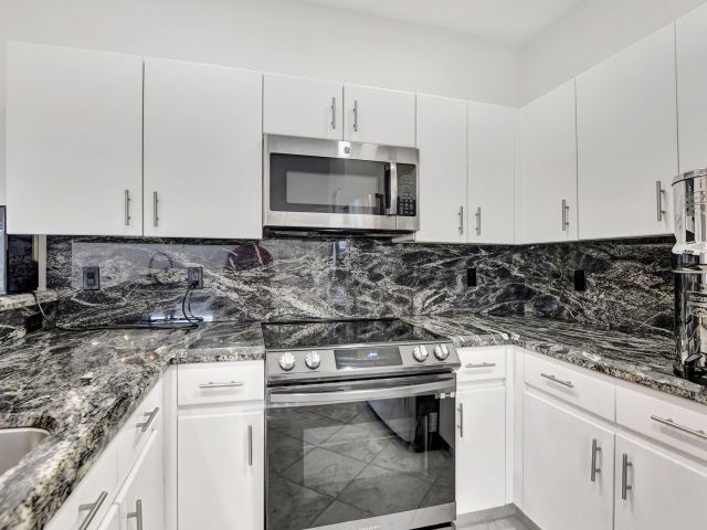 Продажа дома по адресу 7363 Panache Way - фото 6015313