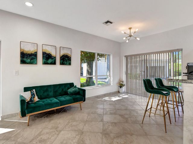 Продажа дома по адресу 7363 Panache Way - фото 6015318