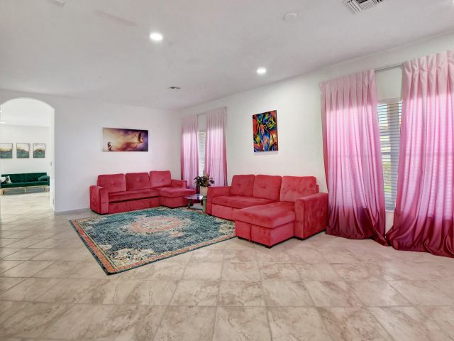 Продажа дома по адресу 7363 Panache Way - фото 6015324