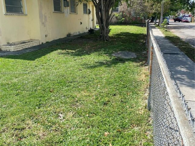 Продажа дома по адресу 1268 SW 4th St - фото 6005519