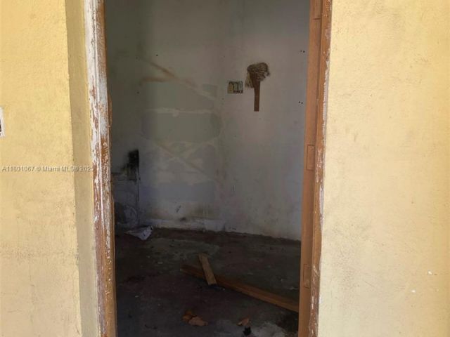 Продажа дома по адресу 1268 SW 4th St - фото 6005521