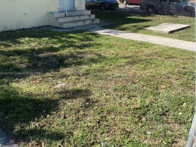 Продажа дома по адресу 1268 SW 4th St - фото 6005522