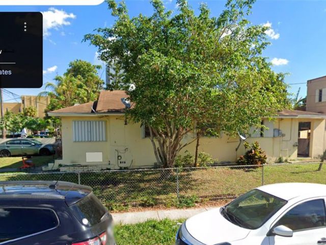 Продажа дома по адресу 1268 SW 4th St - фото 6005524