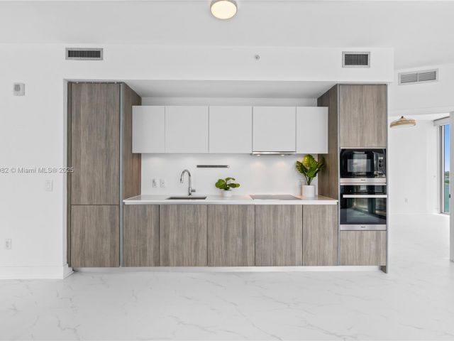 Продажа квартиры #1409 - фото 6007883