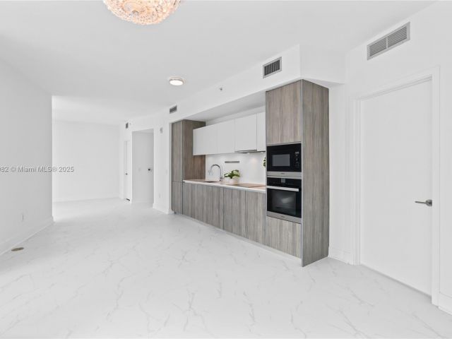 Продажа квартиры #1409 - фото 6007885