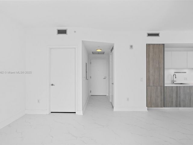 Продажа квартиры #1409 - фото 6007887