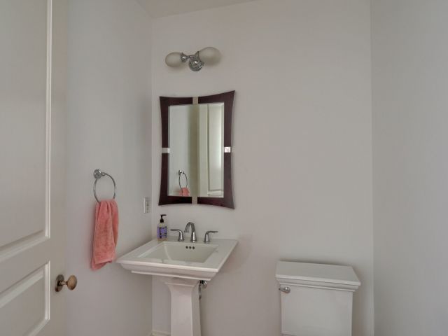 Дом в аренду по адресу 343 Flamingo Drive - фото 6007628