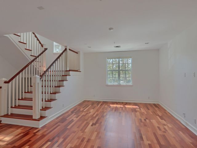 Дом в аренду по адресу 343 Flamingo Drive - фото 6007629