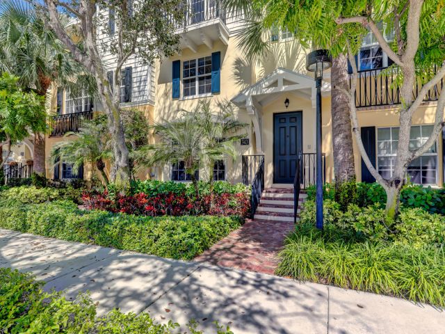 Дом в аренду по адресу 343 Flamingo Drive - фото 6007644