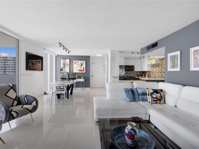 Продажа квартиры #1707 - фото 6008379