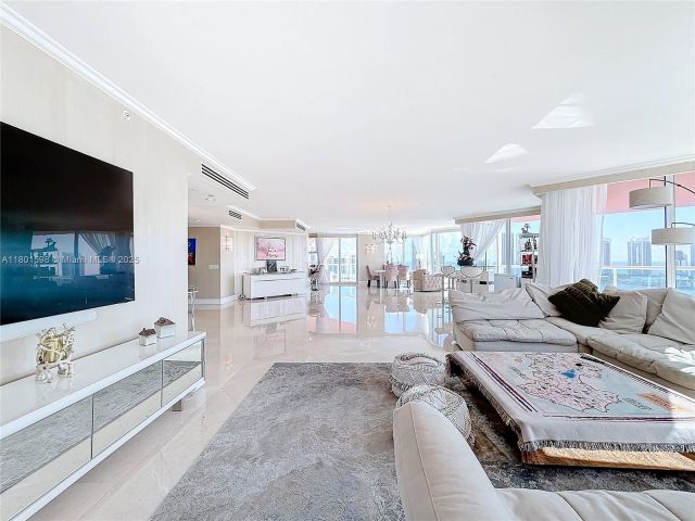 Продажа квартиры #2813 - фото 6009075