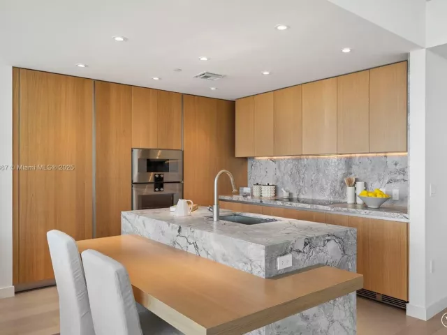 Продажа квартиры #3602 - фото 6469119