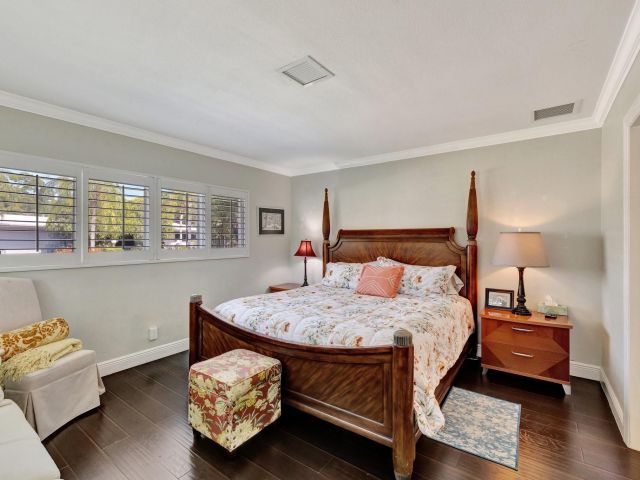 Продажа дома по адресу 2601 NE 27th Ter - фото 6034778