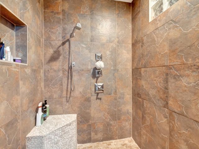 Продажа дома по адресу 2601 NE 27th Ter - фото 6034779