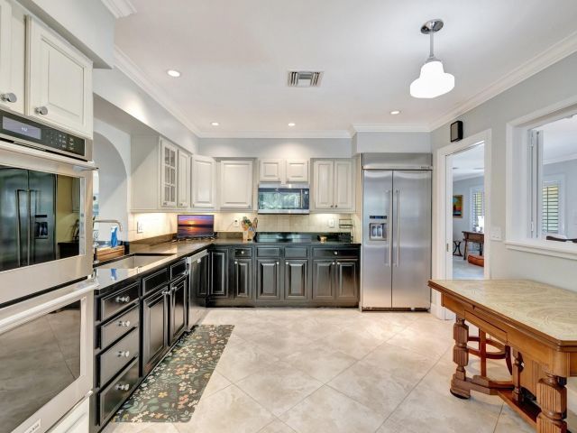 Продажа дома по адресу 2601 NE 27th Ter - фото 6034784