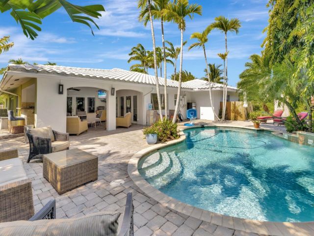 Продажа дома по адресу 2601 NE 27th Ter - фото 6034788