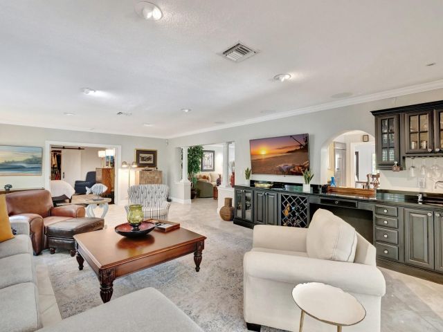 Продажа дома по адресу 2601 NE 27th Ter - фото 6034789