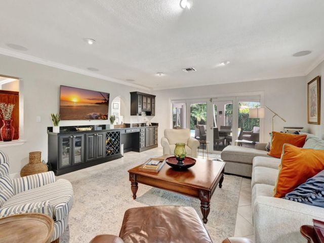 Продажа дома по адресу 2601 NE 27th Ter - фото 6034790