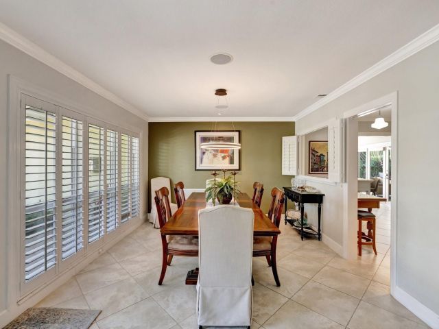 Продажа дома по адресу 2601 NE 27th Ter - фото 6034791