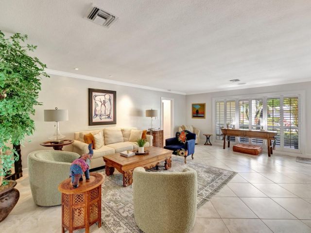 Продажа дома по адресу 2601 NE 27th Ter - фото 6034792