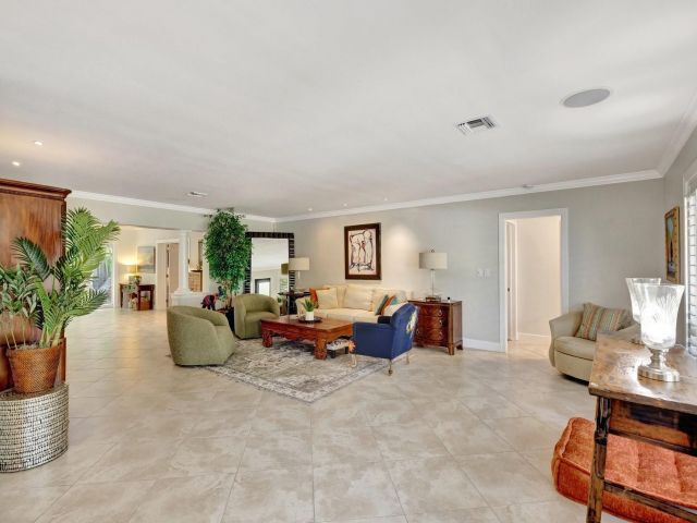 Продажа дома по адресу 2601 NE 27th Ter - фото 6034793