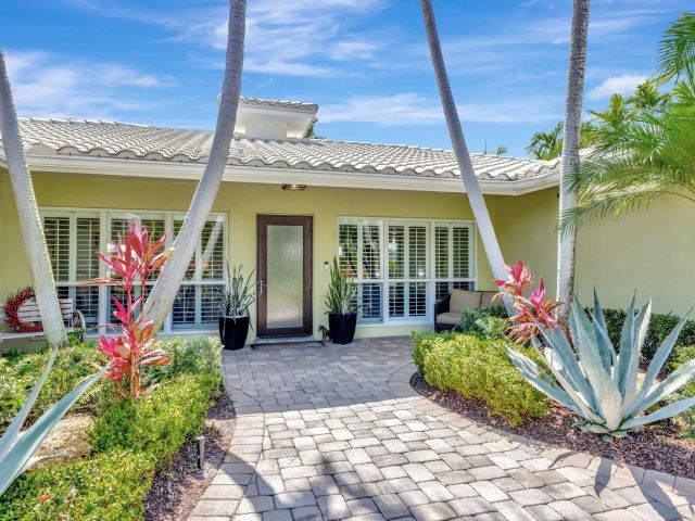 Продажа дома по адресу 2601 NE 27th Ter - фото 6034794