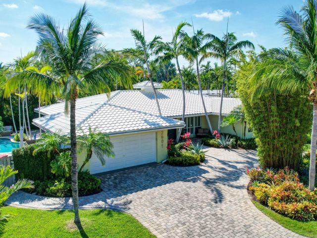 Продажа дома по адресу 2601 NE 27th Ter - фото 6034797