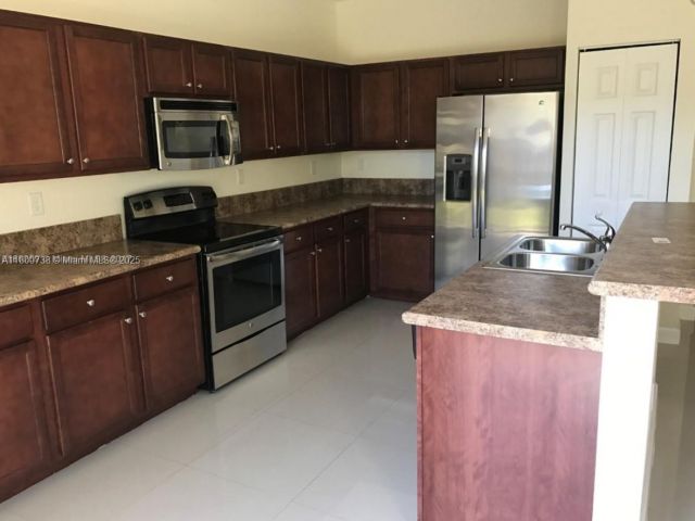 Продажа дома по адресу 15400 SW 176 LN - фото 6006912