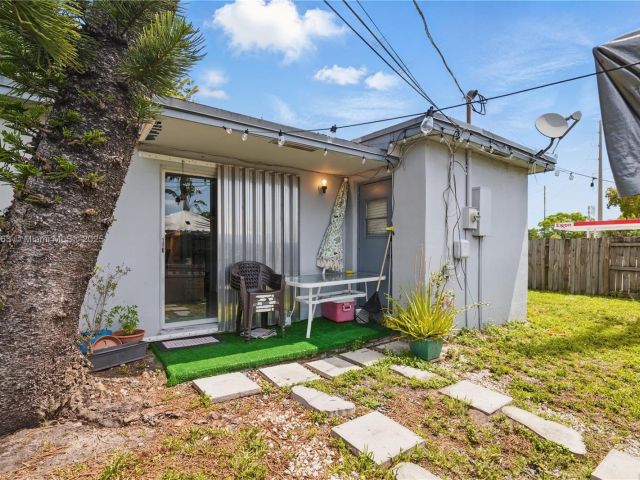 Продажа дома по адресу 6400 Sheridan St - фото 6063282