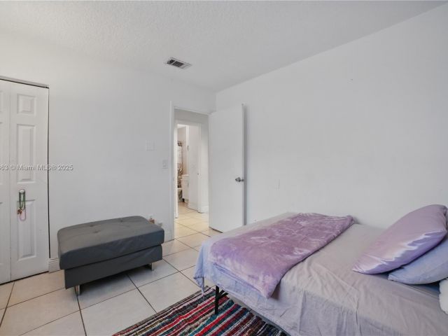 Продажа дома по адресу 6400 Sheridan St - фото 6063284