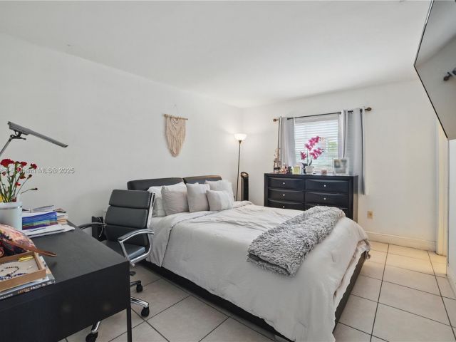 Продажа дома по адресу 6400 Sheridan St - фото 6063287