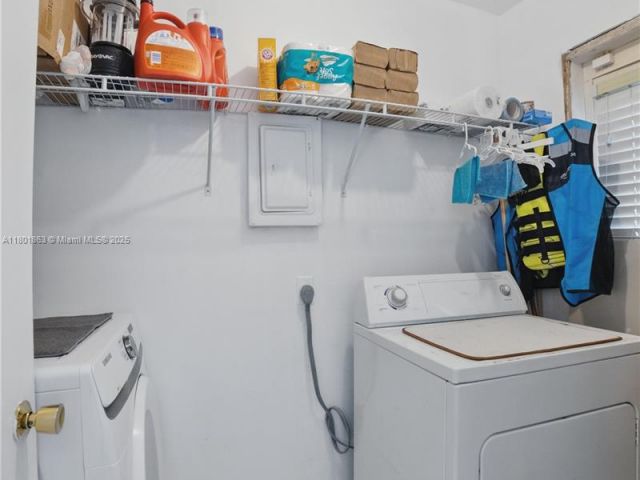 Продажа дома по адресу 6400 Sheridan St - фото 6063288