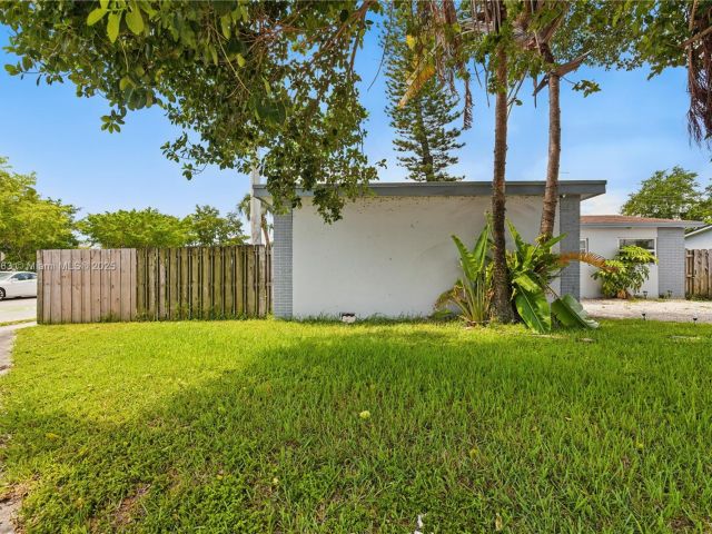 Продажа дома по адресу 6400 Sheridan St - фото 6063297