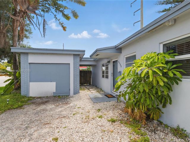 Продажа дома по адресу 6400 Sheridan St - фото 6063299