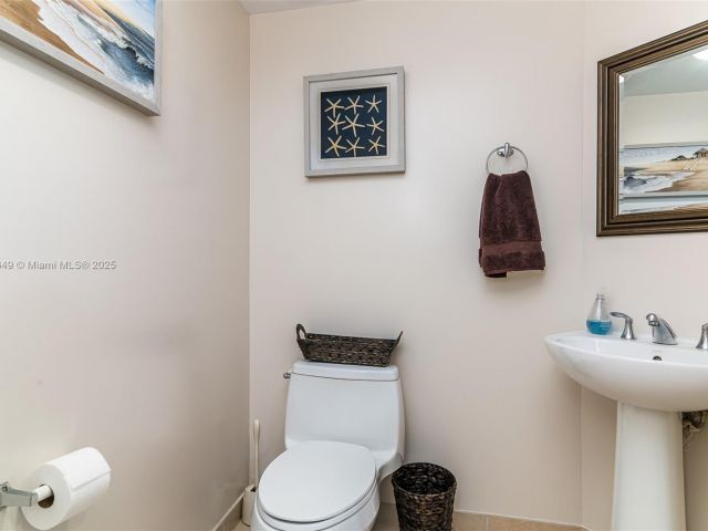 Продажа квартиры #3401 - фото 6011294