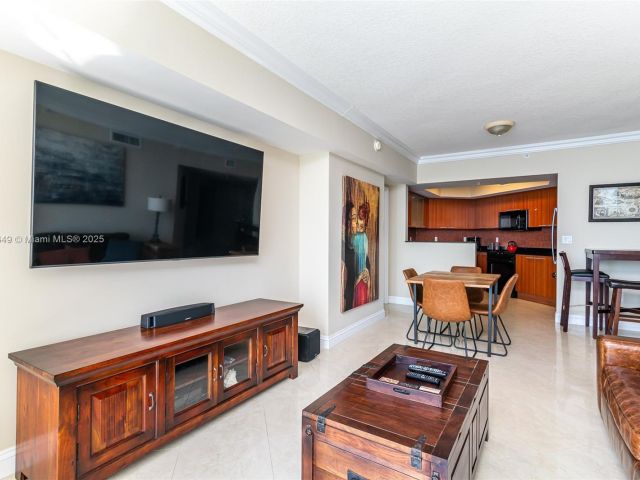 Продажа квартиры #3401 - фото 6011308