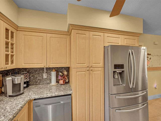 Продажа дома по адресу 420 SE 5th St - фото 6038403