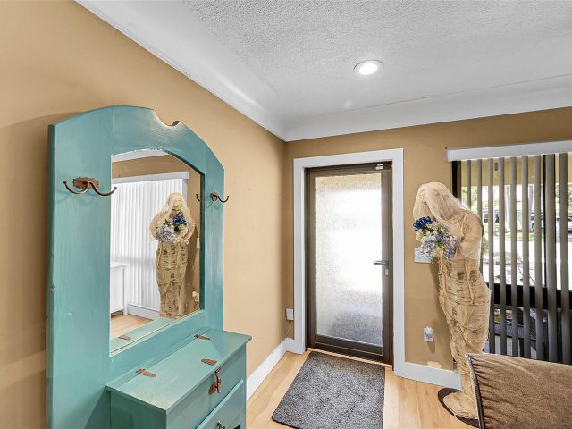 Продажа дома по адресу 420 SE 5th St - фото 6038414