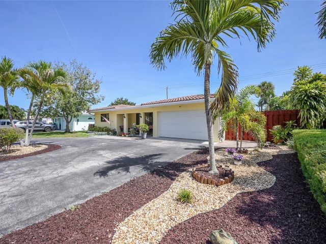 Продажа дома по адресу 420 SE 5th St - фото 6038419