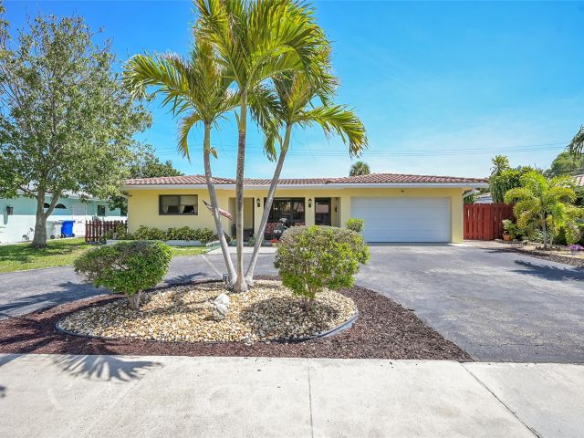 Продажа дома по адресу 420 SE 5th St - фото 6038421