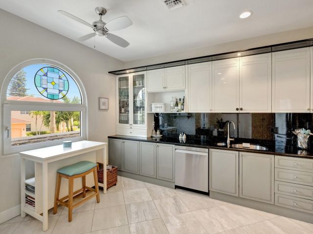 Продажа дома по адресу 1788 Bay Dr 25 - фото 6028265