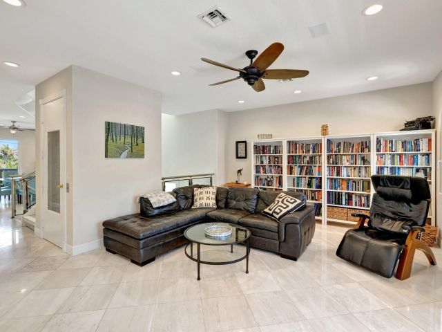 Продажа дома по адресу 1788 Bay Dr 25 - фото 6028269