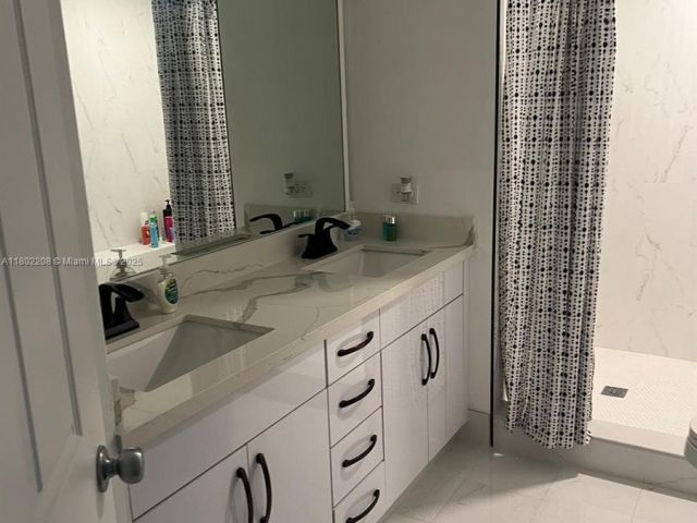 Продажа квартиры #2218 - фото 7427213