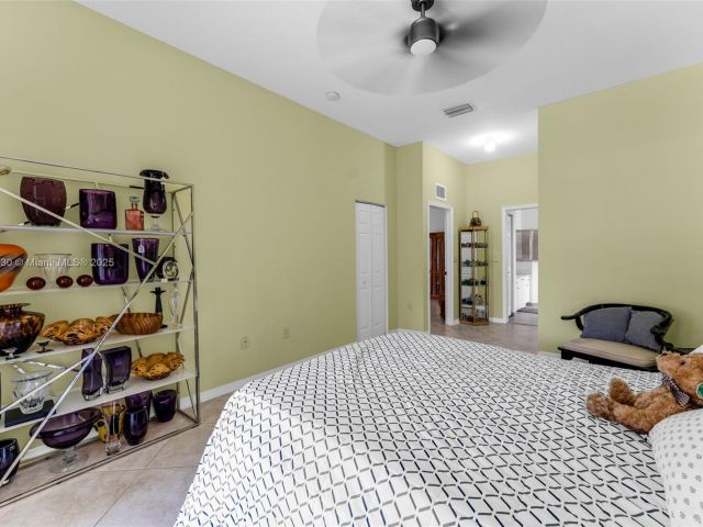 Продажа дома по адресу 2819 Augusta Ln - фото 6025097