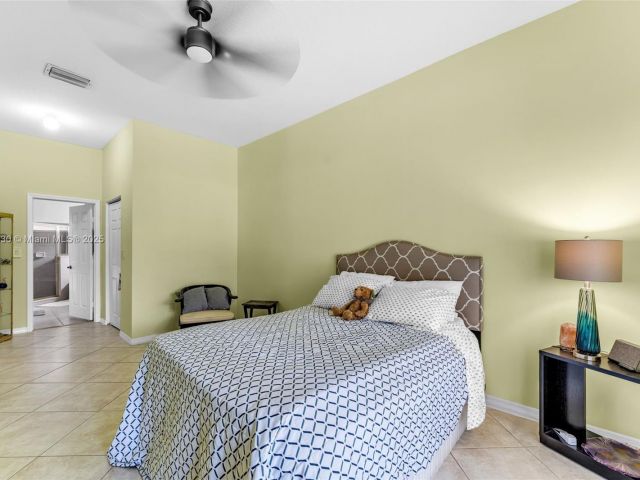 Продажа дома по адресу 2819 Augusta Ln - фото 6025098