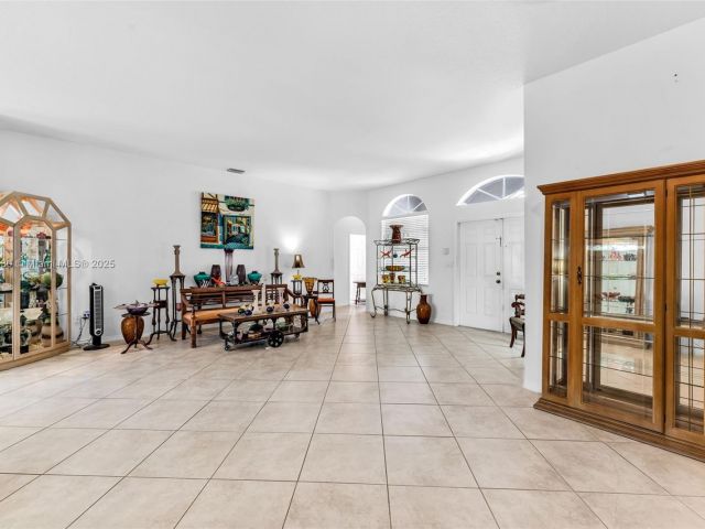 Продажа дома по адресу 2819 Augusta Ln - фото 6025103