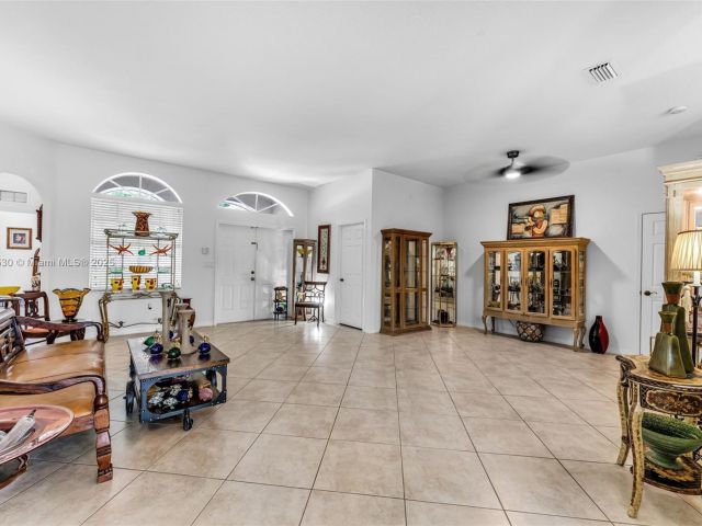 Продажа дома по адресу 2819 Augusta Ln - фото 6025104