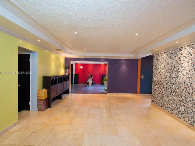 Продажа дома по адресу 16910 NE 8th Ct - фото 6012131