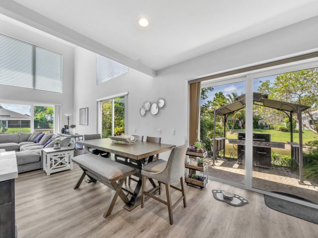 Продажа дома по адресу 23281 Butterfly Palm Court - фото 6014838