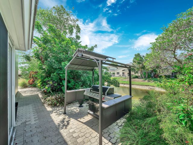 Продажа дома по адресу 23281 Butterfly Palm Court - фото 6014839